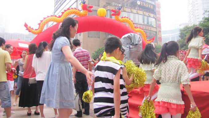 伊利沙平坝促销活动 现场图5